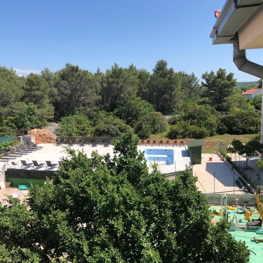 Lipovac Resort Ficus Bilice Exterior foto